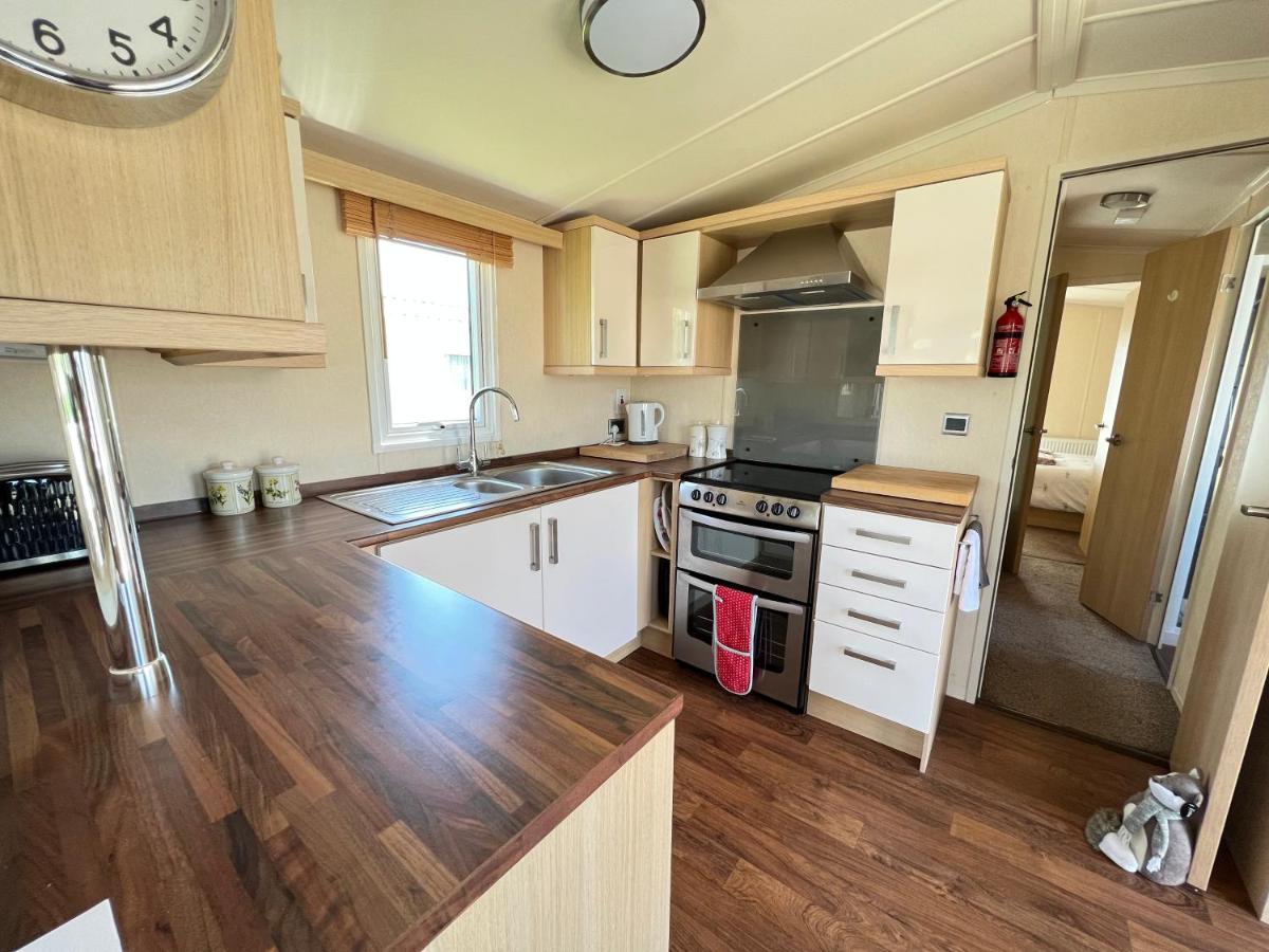 Dragonfly Lodge South Cerney Extérieur photo