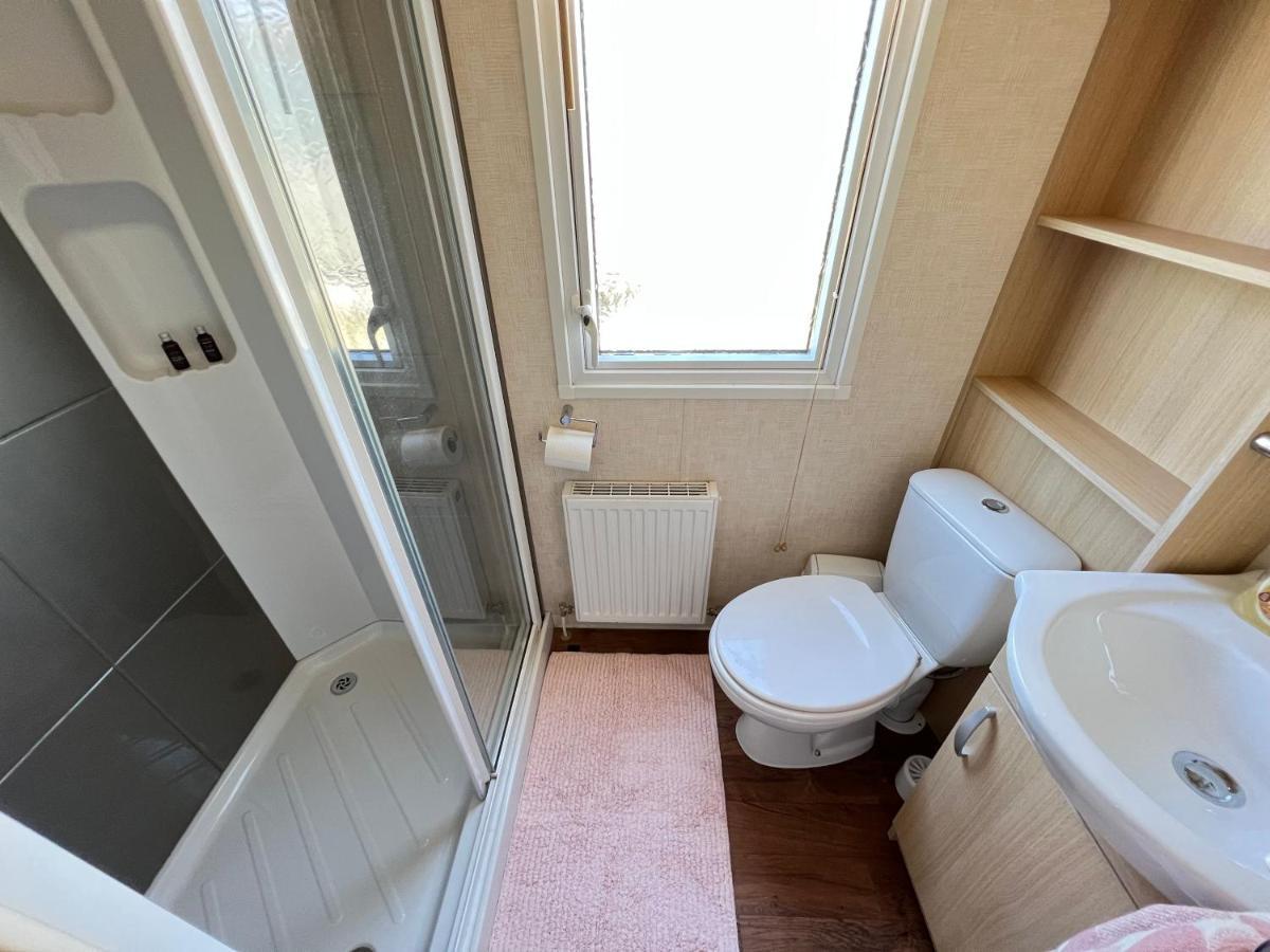 Dragonfly Lodge South Cerney Extérieur photo