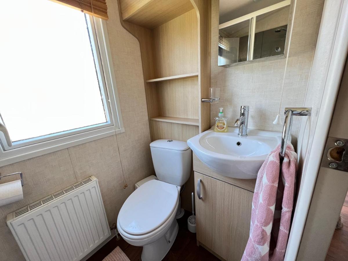 Dragonfly Lodge South Cerney Extérieur photo
