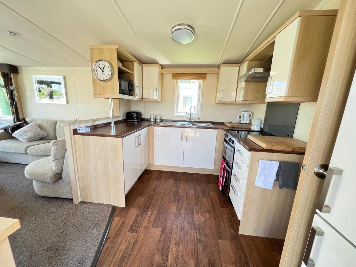 Dragonfly Lodge South Cerney Extérieur photo